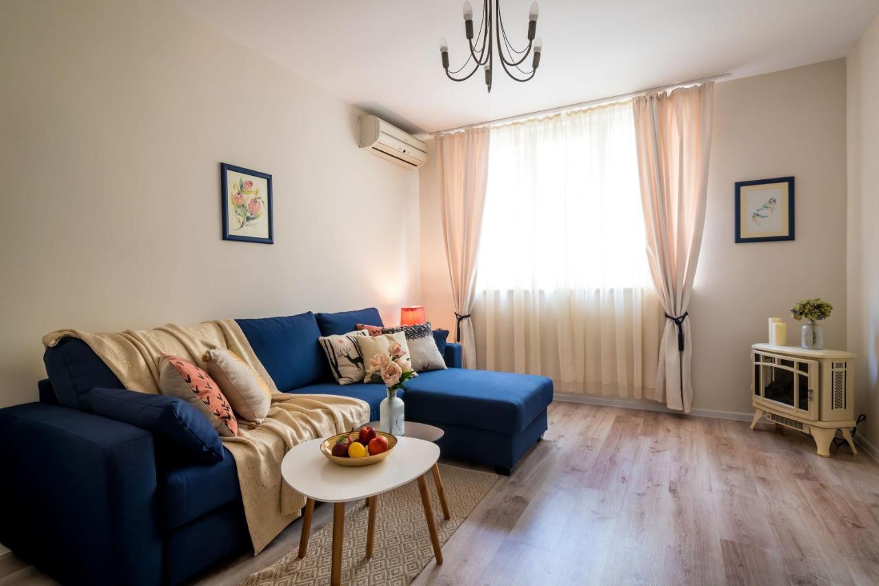 Urban Garden Apartment